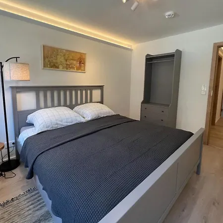 Schoene Mit Terrasse In Der Hagenstrasse هالدنسليبن